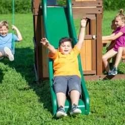 Aire de jeux en bois avec balançoires et toboggan Lakewoodde Backyard
