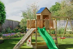 Aire de jeux en bois Treehouse spacieuse avec 2 balançoires de Fungoo