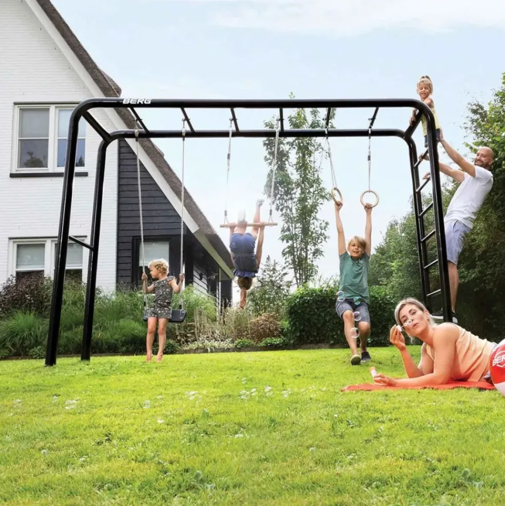 Aire de jeux et sport en métal Taille M - 1 échelle - Playbase BERG