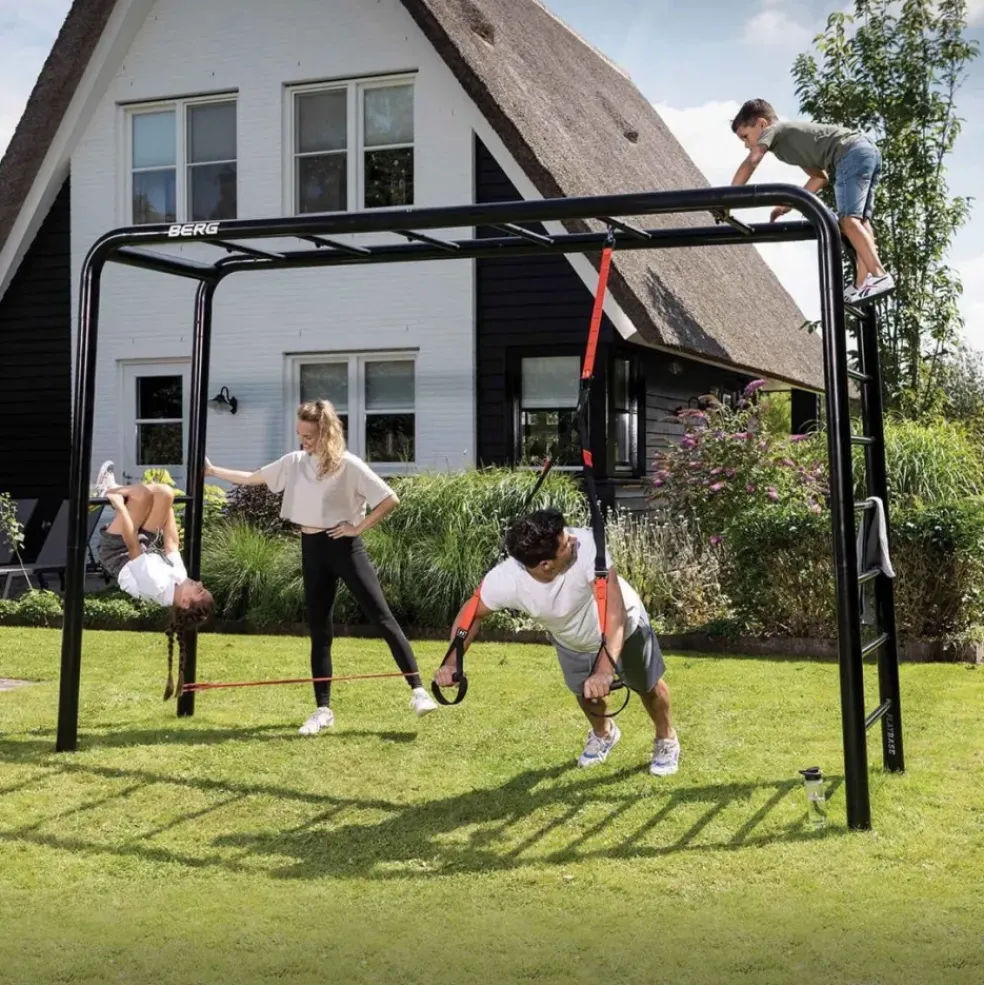 Aire de jeux et sport en métal Taille L - 1 échelle - Playbase BERG