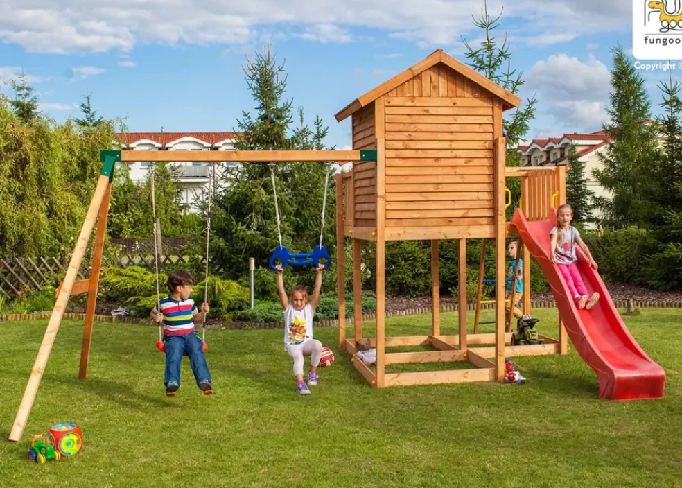 Aire de jeux Moove MySide avec toboggan, cabane, balançoire de Fungoo