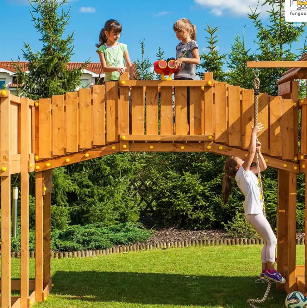 Grande aire de jeux Sized Plaza multiactivités en bois de chez Fungoo