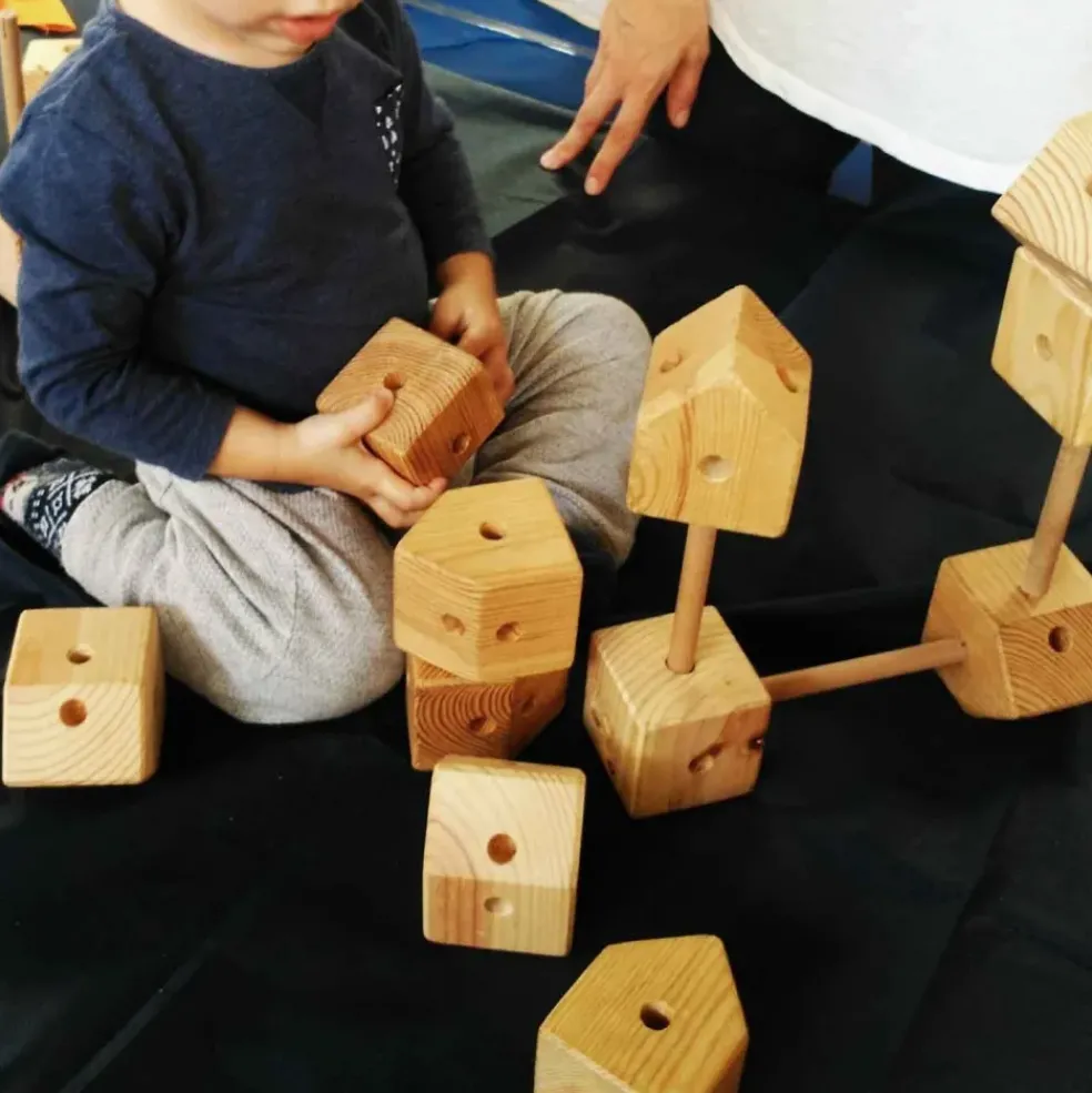 Jeu de construction géant en bois Trigonos Family Boîte carton Fabriqué en Espagne - 79 pces bleu