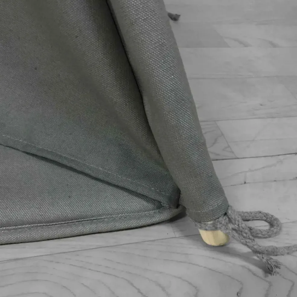 Tente tipi grise pour enfant bois FSC et coton Alba de Sunny