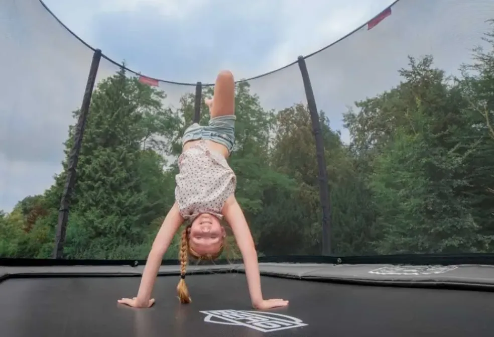 Trampoline rectangle gris enterré 330 Champion + filet - BERG